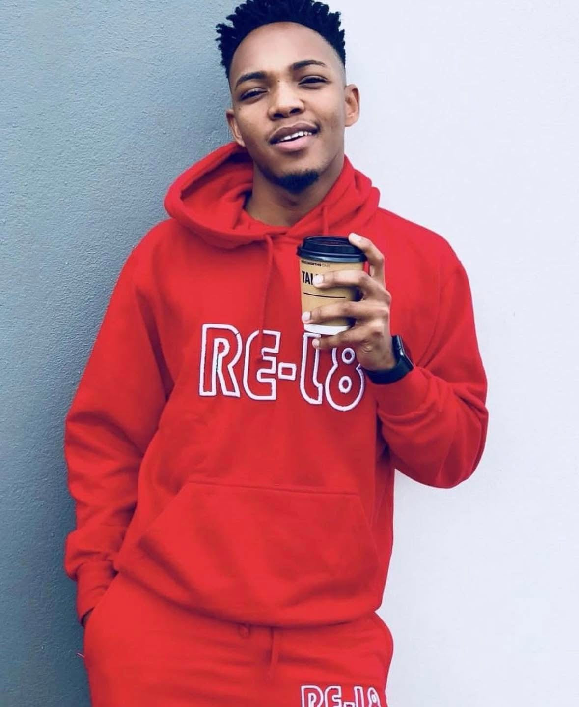 Classic tracksuit (Hoodie + Sweatpants)
